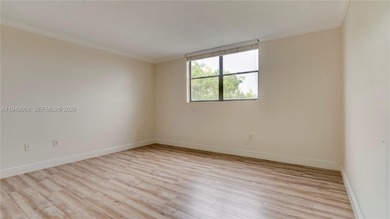 Beautifully 2 Bed/ 2 Bathroom apartment on the 4th floor, with a