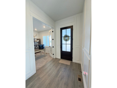 Absolutely stunning home!! Like-new 3 year old D.R. Horton home - photo 20