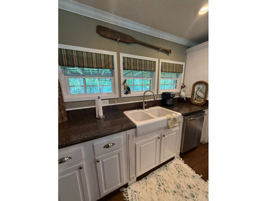 Located on beautiful Lake Saint John, this immaculate 4 bedroom - photo 21