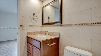 Beautifully 2 Bed/ 2 Bathroom apartment on the 4th floor, with a