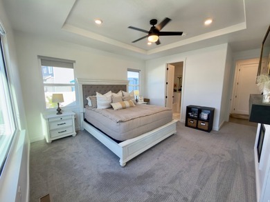 Absolutely stunning home!! Like-new 3 year old D.R. Horton home - photo 25