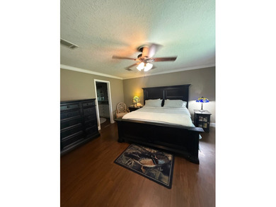 Located on beautiful Lake Saint John, this immaculate 4 bedroom - photo 29