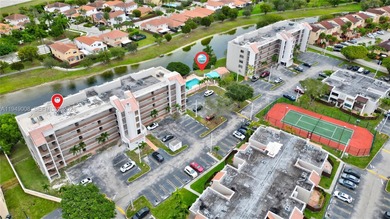 Beautifully 2 Bed/ 2 Bathroom apartment on the 4th floor, with a