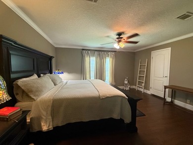 Located on beautiful Lake Saint John, this immaculate 4 bedroom - photo 30