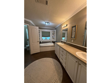 Located on beautiful Lake Saint John, this immaculate 4 bedroom - photo 34