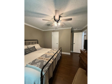 Located on beautiful Lake Saint John, this immaculate 4 bedroom - photo 41