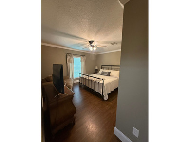 Located on beautiful Lake Saint John, this immaculate 4 bedroom - photo 42