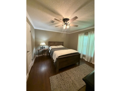 Located on beautiful Lake Saint John, this immaculate 4 bedroom - photo 43