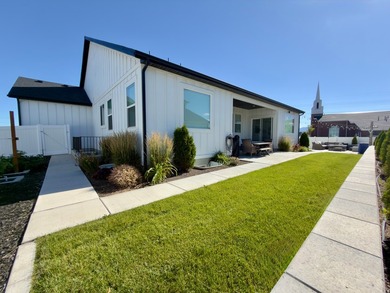 Absolutely stunning home!! Like-new 3 year old D.R. Horton home - photo 44