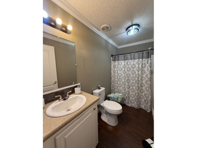 Located on beautiful Lake Saint John, this immaculate 4 bedroom - photo 45
