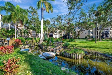This beautifully renovated, turn-key furnished condo is a hidden - photo 46