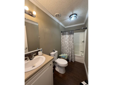 Located on beautiful Lake Saint John, this immaculate 4 bedroom - photo 46