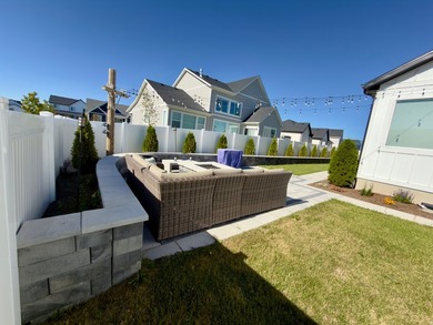 Absolutely stunning home!! Like-new 3 year old D.R. Horton home - photo 47