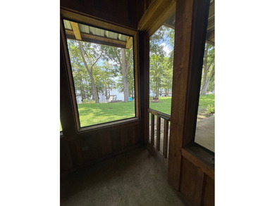 Located on beautiful Lake Saint John, this immaculate 4 bedroom - photo 56