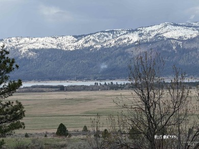 A must-see in person! This extraordinary 21.93-acre property - photo 1