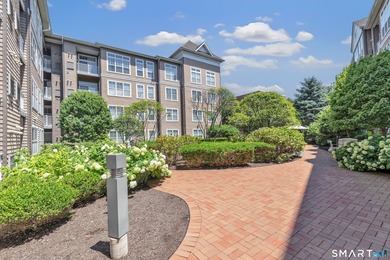 A rare 1,359 sq. ft. urban sanctuary! This luxury 3BR/2BA - photo 3