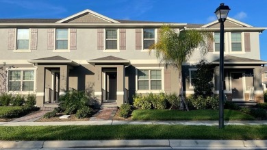 (private lake, pond, creek) Townhome/Townhouse For Sale in Winter Garden Florida