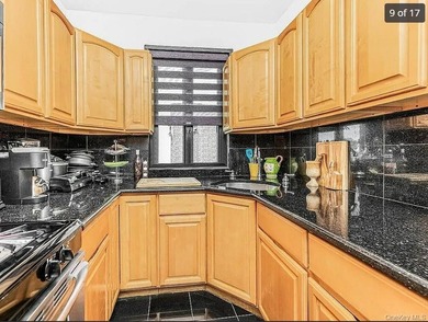 Realtors, please call ShowingTime for shows. Parkchester South - photo 3