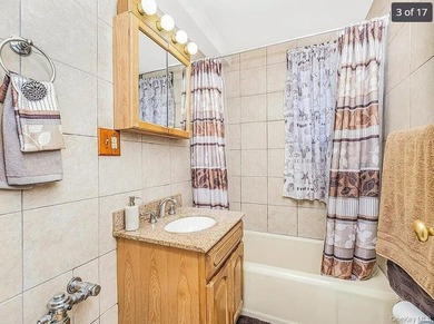 Realtors, please call ShowingTime for shows. Parkchester South - photo 6
