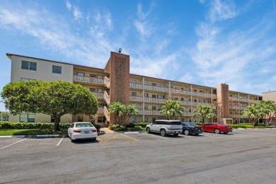 Lake Condo For Sale in Boca Raton, Florida