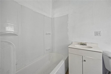 Fantastic investment opportunity in the desirable Maplewood - photo 16