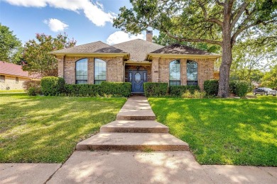 Lake Home Sale Pending in Arlington, Texas