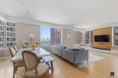 FLOOR-THROUGH THREE BEDROOM / FOUR BATH IN THE EAST WING OF THE - photo 1