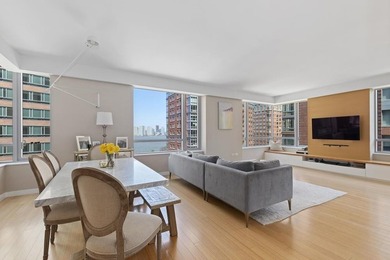 FLOOR-THROUGH THREE BEDROOM / FOUR BATH IN THE EAST WING OF THE - photo 3