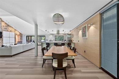 Renovated 4-bedroom, 5-bathroom pool home with 2,998 square feet - photo 11