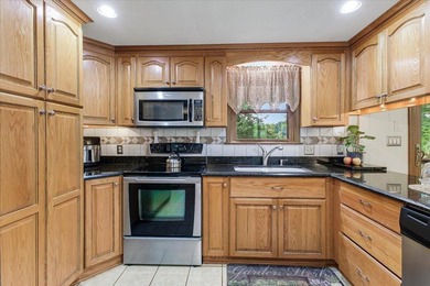 A gently sloping lot, exceptional water depth, and just minutes - photo 11