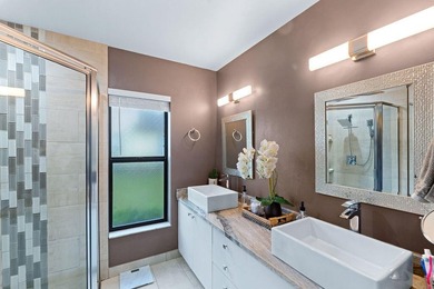 Beautifully renovated 2-bedroom, 2-bath end unit offering - photo 12