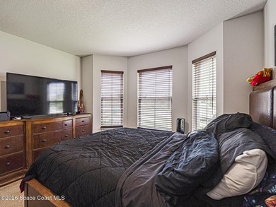 Welcome home to this beautifully maintained 3-bedroom, 2-bath - photo 17