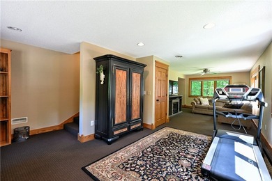 1 beautiful home + 3 cabins!! This one-of-a-kind property - photo 20
