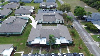 Beautifully renovated 2-bedroom, 2-bath end unit offering - photo 24