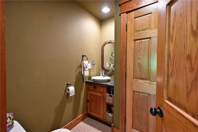 1 beautiful home + 3 cabins!! This one-of-a-kind property - photo 25