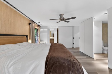 Renovated 4-bedroom, 5-bathroom pool home with 2,998 square feet - photo 26