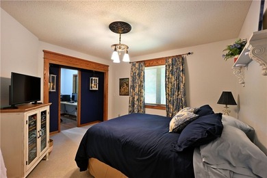 1 beautiful home + 3 cabins!! This one-of-a-kind property - photo 29