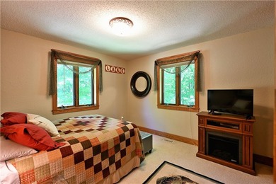 1 beautiful home + 3 cabins!! This one-of-a-kind property - photo 31