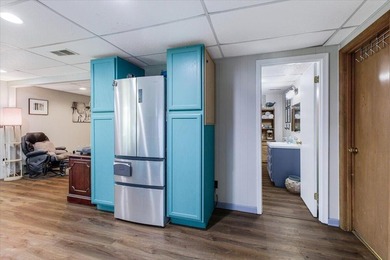 A gently sloping lot, exceptional water depth, and just minutes - photo 33