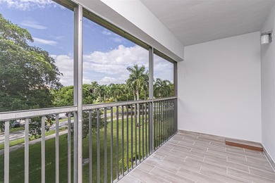 Updated 2 bedroom, 2 bath condo in Century Village in excellent - photo 35
