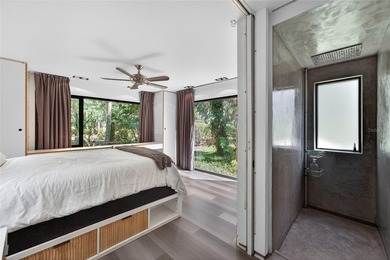 Renovated 4-bedroom, 5-bathroom pool home with 2,998 square feet - photo 38