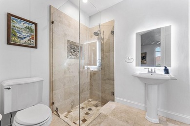 Opportunities like this are rare in East Boca. This stunning - photo 38