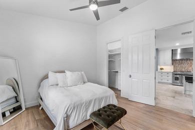 Opportunities like this are rare in East Boca. This stunning - photo 39