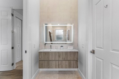 Opportunities like this are rare in East Boca. This stunning - photo 40