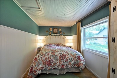1 beautiful home + 3 cabins!! This one-of-a-kind property - photo 43
