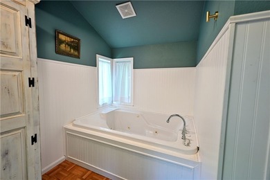 1 beautiful home + 3 cabins!! This one-of-a-kind property - photo 44