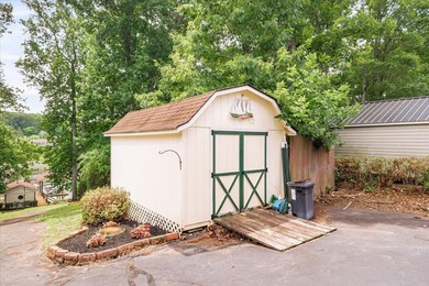 A gently sloping lot, exceptional water depth, and just minutes - photo 46