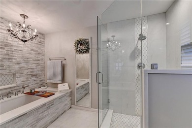 This lovely end-unit townhome in Roswell has been beautifully - photo 7