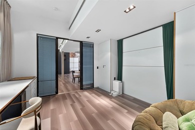 Renovated 4-bedroom, 5-bathroom pool home with 2,998 square feet - photo 47