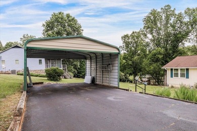 A gently sloping lot, exceptional water depth, and just minutes - photo 47